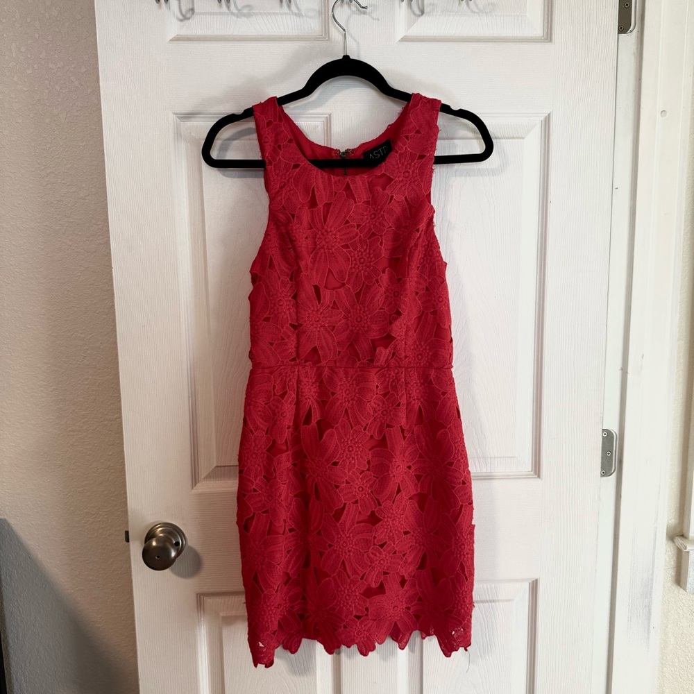 ASTR The Label coral lace floral dress